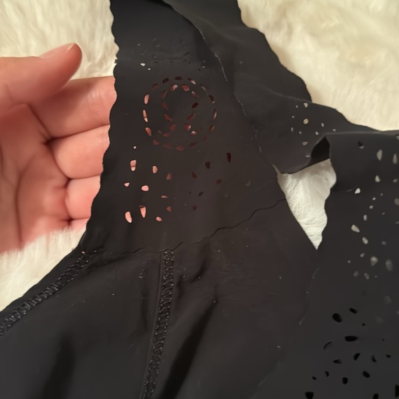 Size 8 - Picture 3 of 4